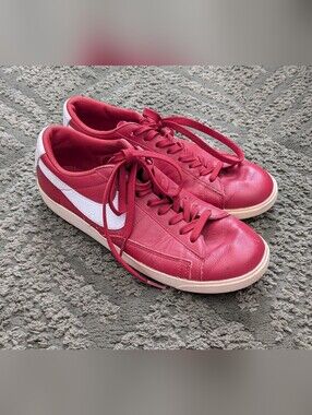 Women's Nike Blazer Low LE Red Sneaker Shoes Size 9 AV9370-600
